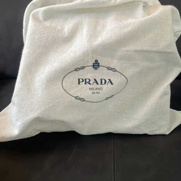 Prada lambskin limited edition handbag - Picture 6 of 8